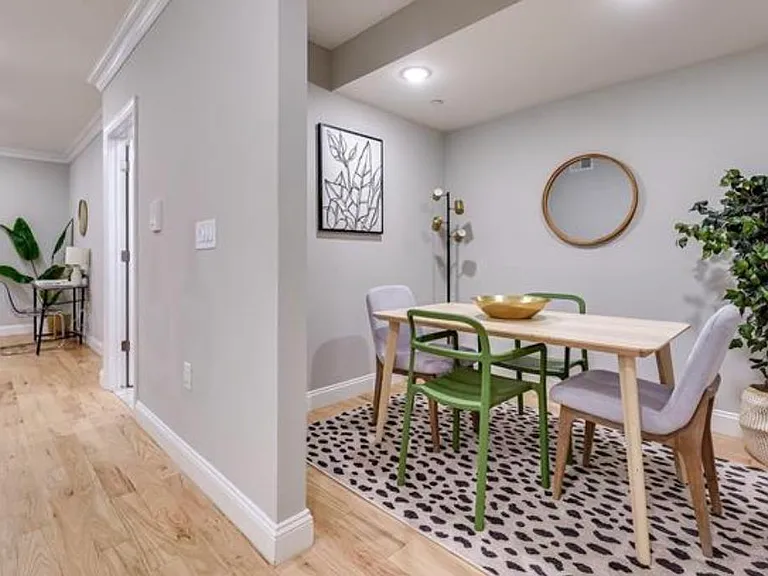 25 Saint Pauls Ave #1A — Photo 10
