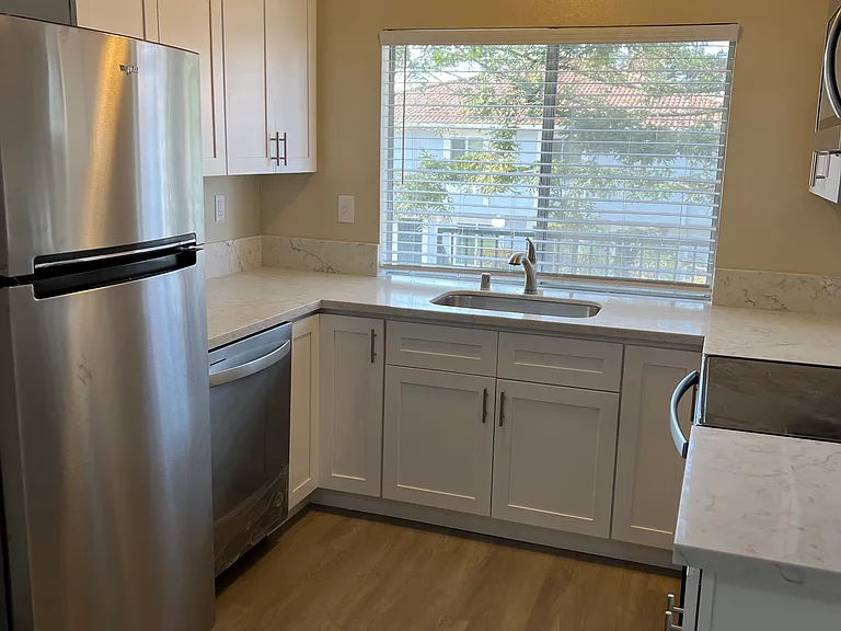5042 Bridgepointe Pl — Photo 3