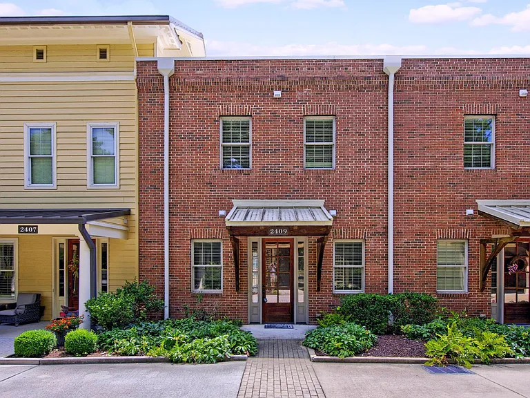 2409 Spring Creek Blvd NE — Photo 1