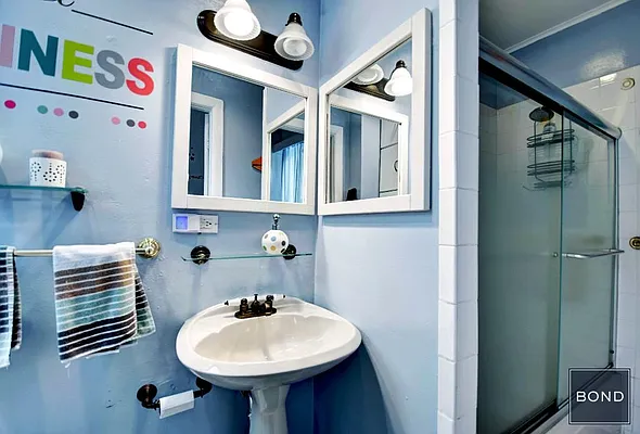 Rented by Bond New York | media 50