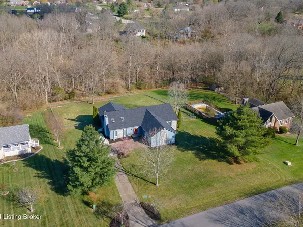 7600 Willow Bend Dr, Crestwood, KY 40014