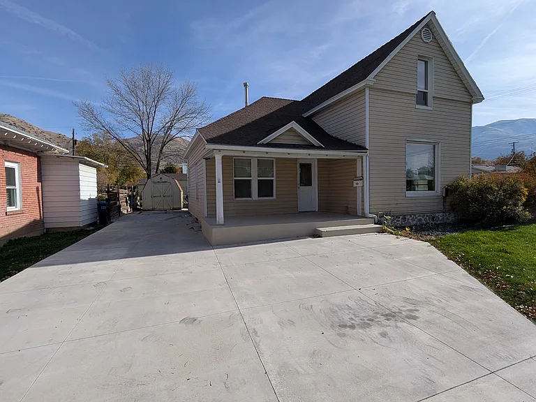 207 E 100 N — Photo 3
