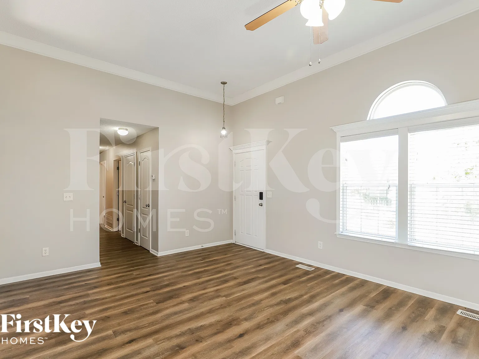 3 bed, 2.0 bath, 1503 sqft, $2,250 — Photo 3
