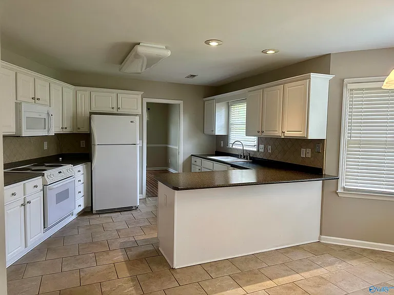 2623 Quarter Ln SE — Photo 6