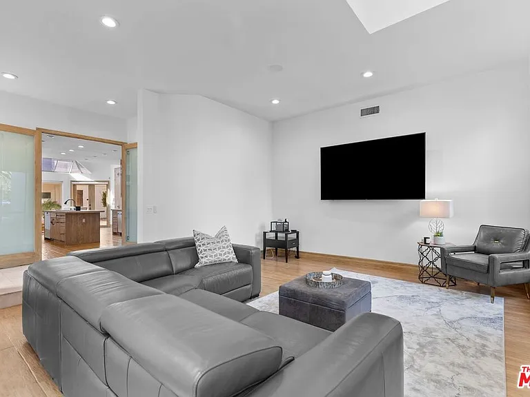 605 N Hillcrest Rd — Photo 11