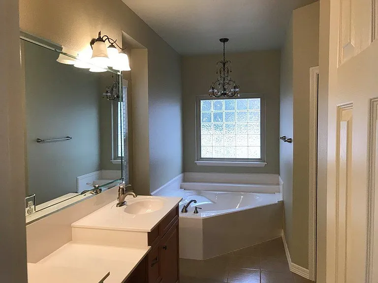 2506 Greens Way — Photo 7