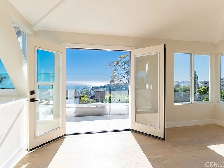 2850 Zell Dr — Photo 1