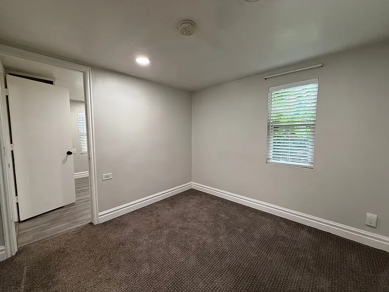 3180 S 400 E — Photo 8
