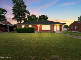 2011 Nocturne Dr, Louisville, KY 40272