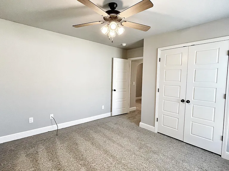 300 Oak Ave — Photo 23