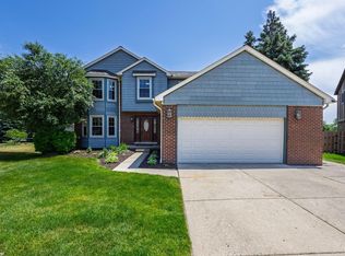 42106 Blairmoor Dr, Sterling Heights, MI 48313