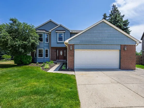 42106 Blairmoor Dr, Sterling Heights, MI 48313