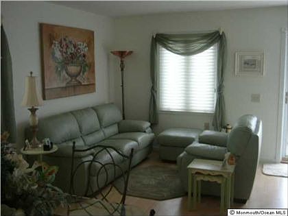 2nd image of 37 San Carlos St
