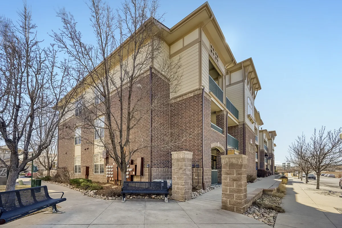Building Photo - 3872 S Dallas St #203