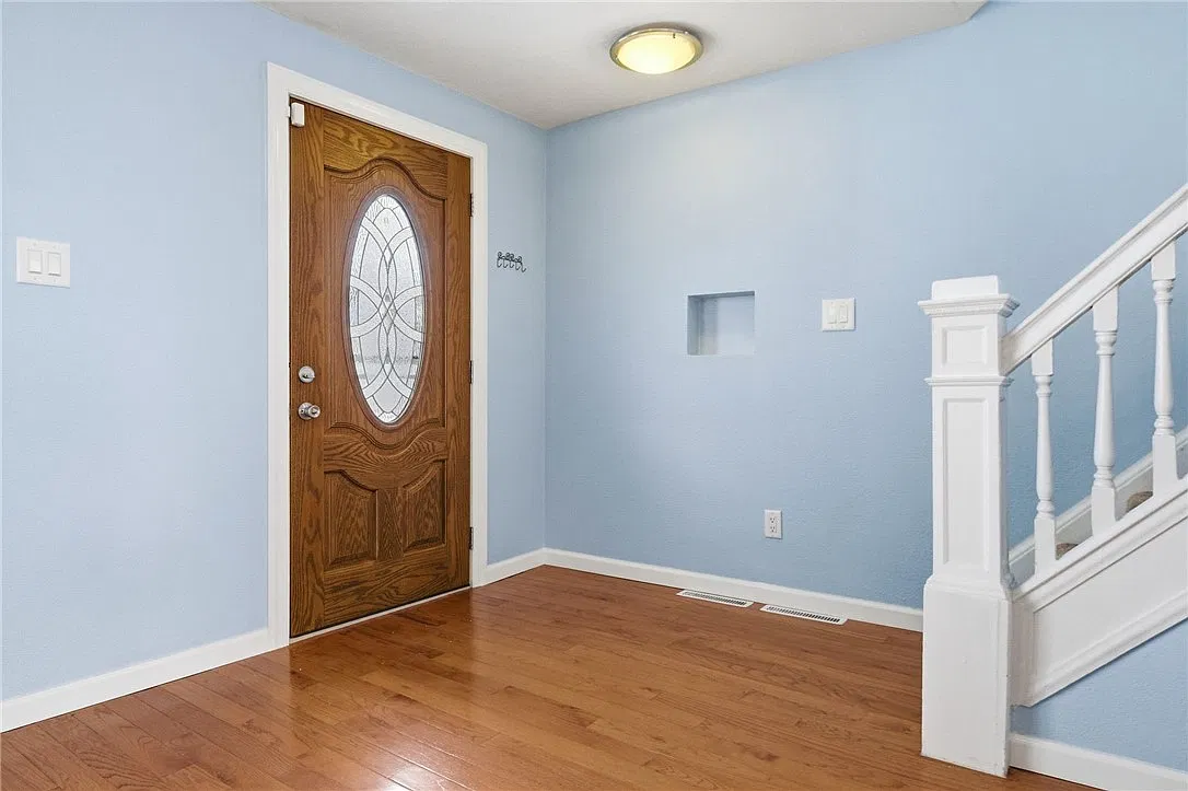 4 bed, 2.5 bath, 1705 sqft, $2,350 — Photo 4