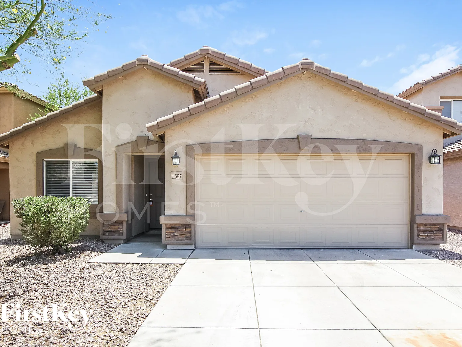 3 bed, 2.0 bath, 1714 sqft, $1,745 — Photo 1