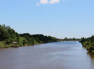 8930 Robinson Rd, Hitchcock, TX 77563