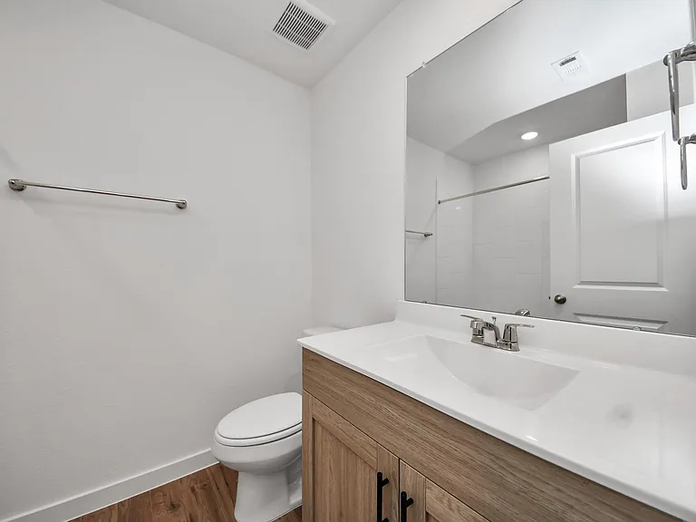 1918 Olivos St — Photo 36