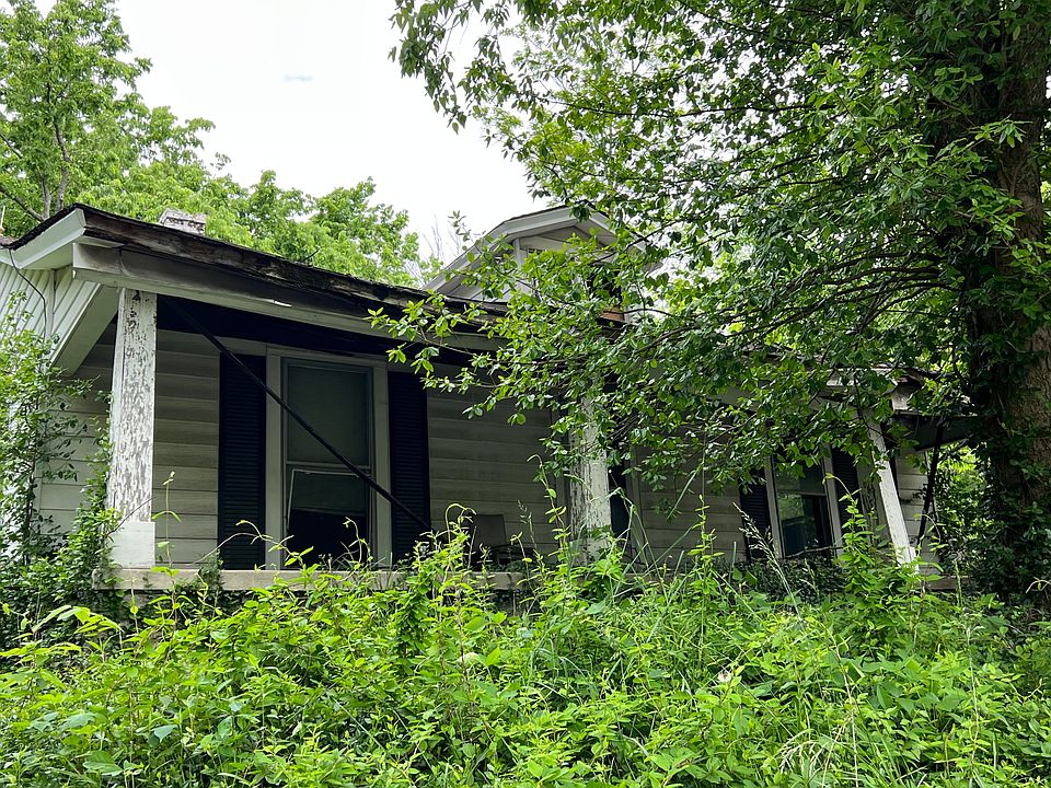 1st image of 101 Shady Elm St