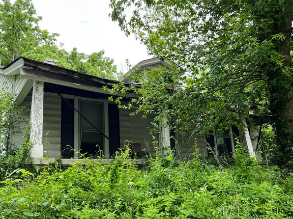 101 Shady Elm St, Versailles, KY 40383