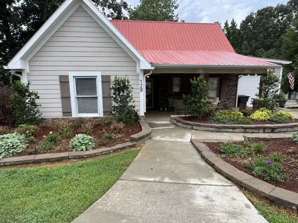 128 Holly Tree Dr, Estill Springs, TN 37330