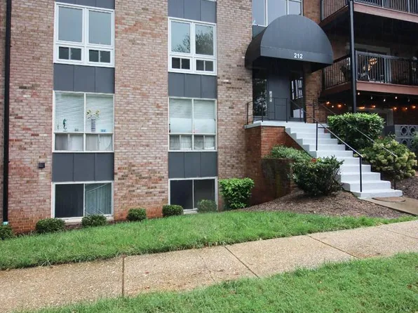 212 Locust St SE APT 106, Vienna, VA 22180