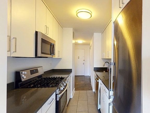 4th image of 240 E 82nd St APT 8B