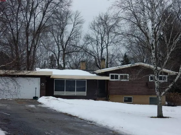 3680 Crestview Cir, Brookfield, WI 53005