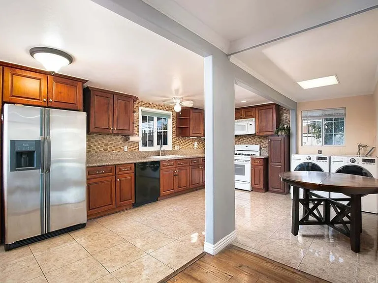 3169 W Coolidge Ave — Photo 4