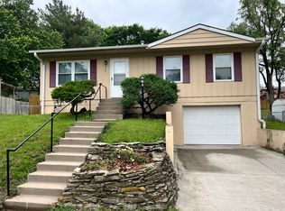 2407 Bittersweet Ln, Saint Joseph, MO 64503