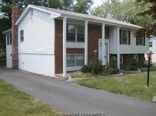 109 N Kennedy Rd, Sterling, VA 20164