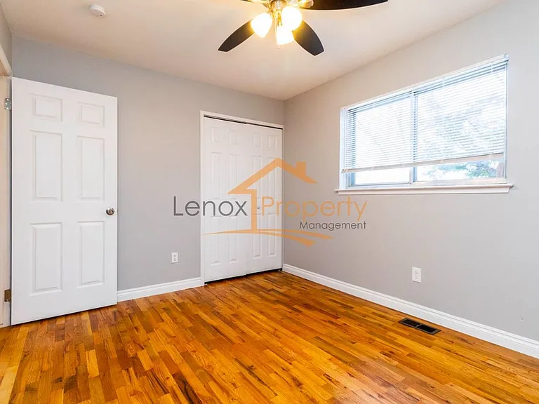 9436 Tavistock Dr — Photo 15