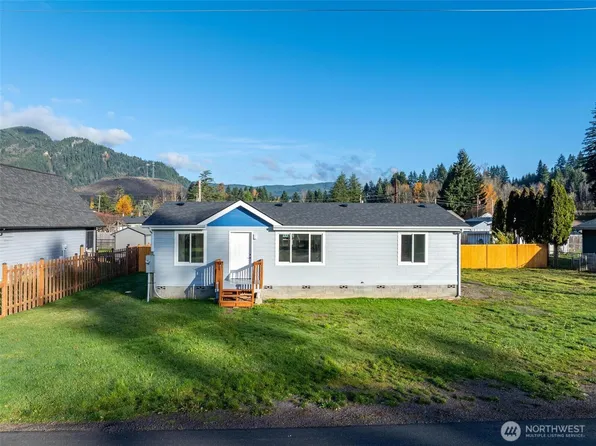 137 Collar Avenue, Morton, WA 98356