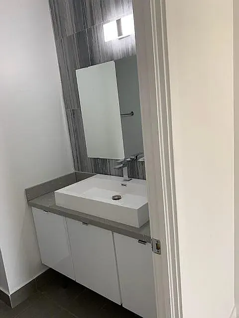 2 bed, 950 sqft, $2,275 — Photo 4