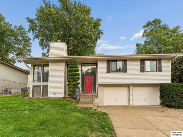 304 Rushton Dr, Bellevue, NE 68005