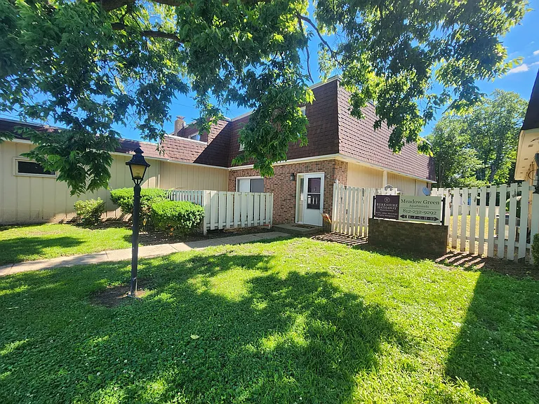 2901 & 2905 Poplar St #&-410 — Photo 4