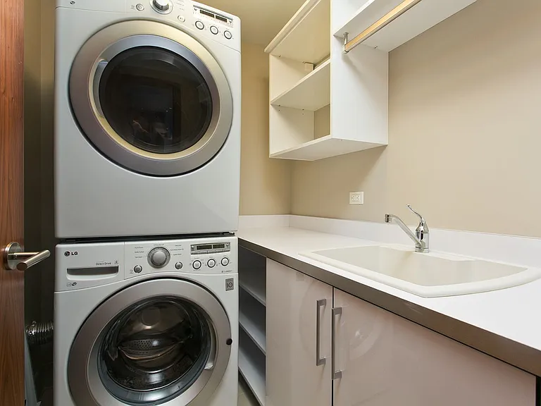 1555 Kapiolani Blvd #1800 — Photo 6