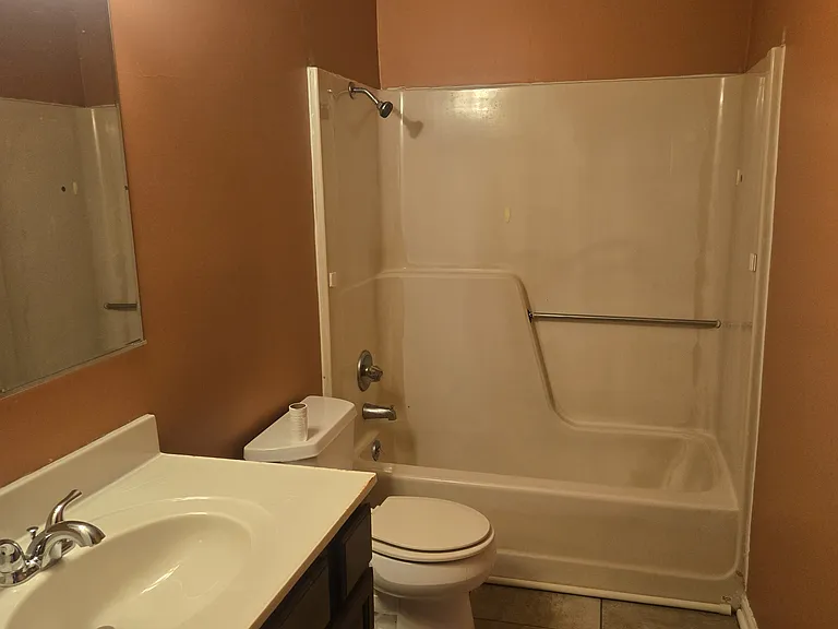 11 Bradley Cir #B — Photo 6