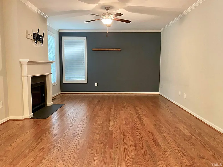 207 Lake Dr — Photo 10