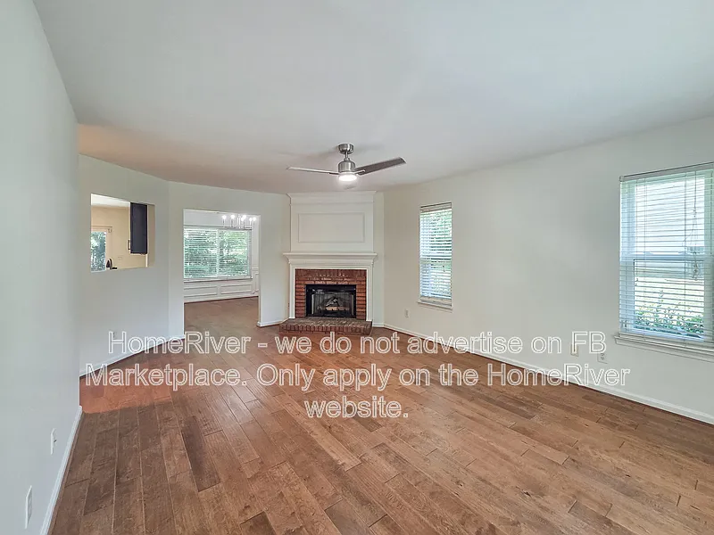 3 bed, 2.5 bath, 1905 sqft, $2,100 — Photo 3