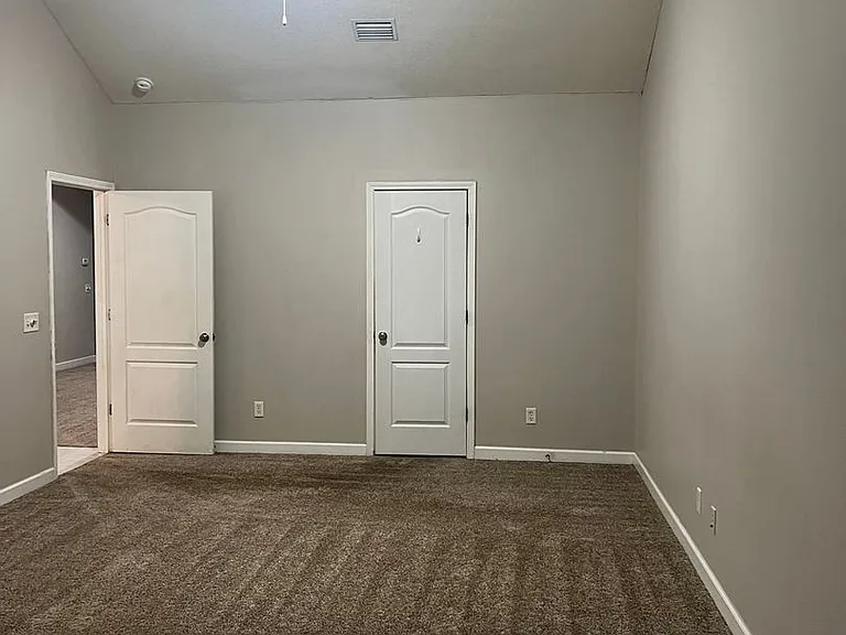 115 Renee Dr — Photo 17
