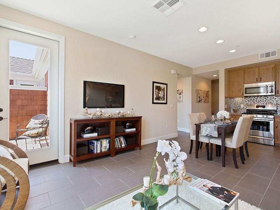 1st image of 388 Camellia Cir