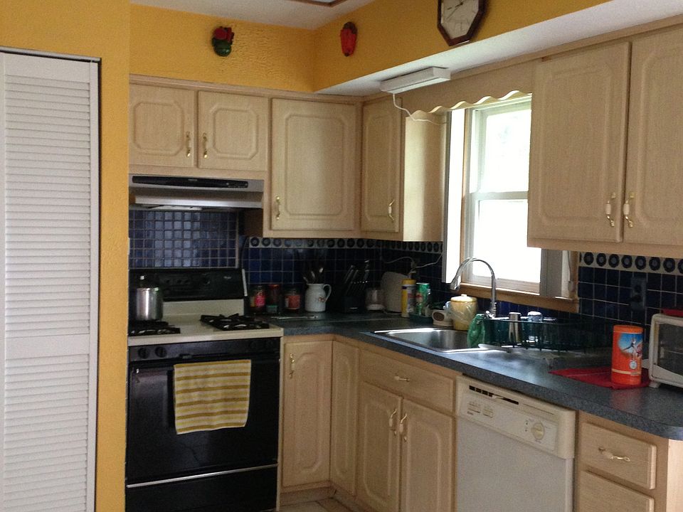 2nd image of 36 Joyce Dr