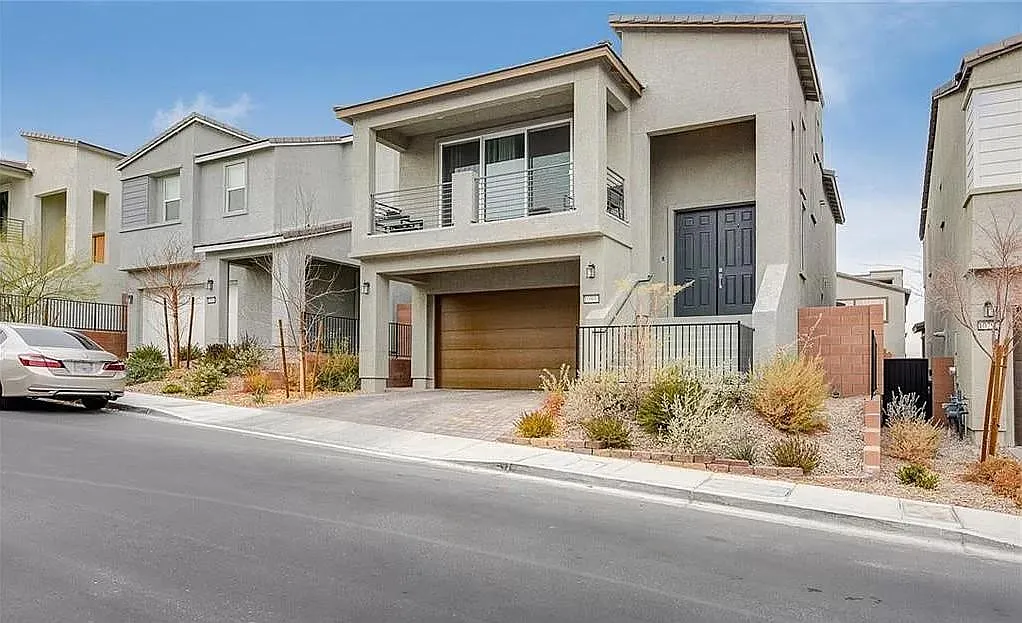 10800 Mulholland Ave — Photo 1