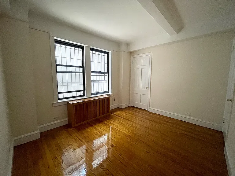 121 E 31st St #1E — Photo 10