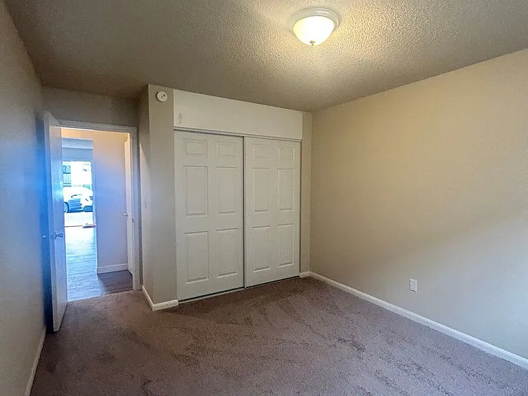 1806 E Fourth Plain Blvd — Photo 13