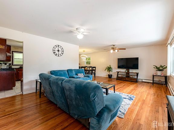 4th image of 22 Foley Ave