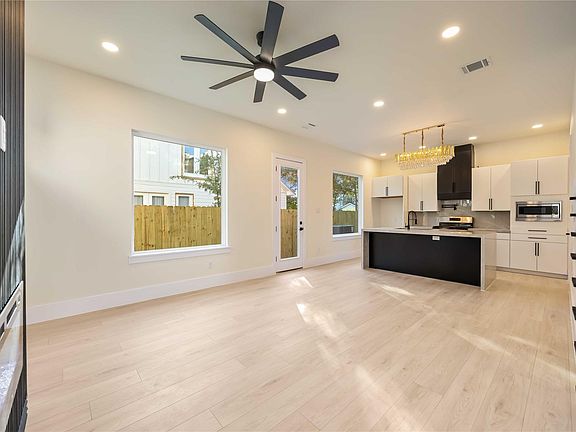 5th image of 7127 England St