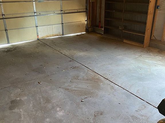 5th image of 203 Gordon Ln