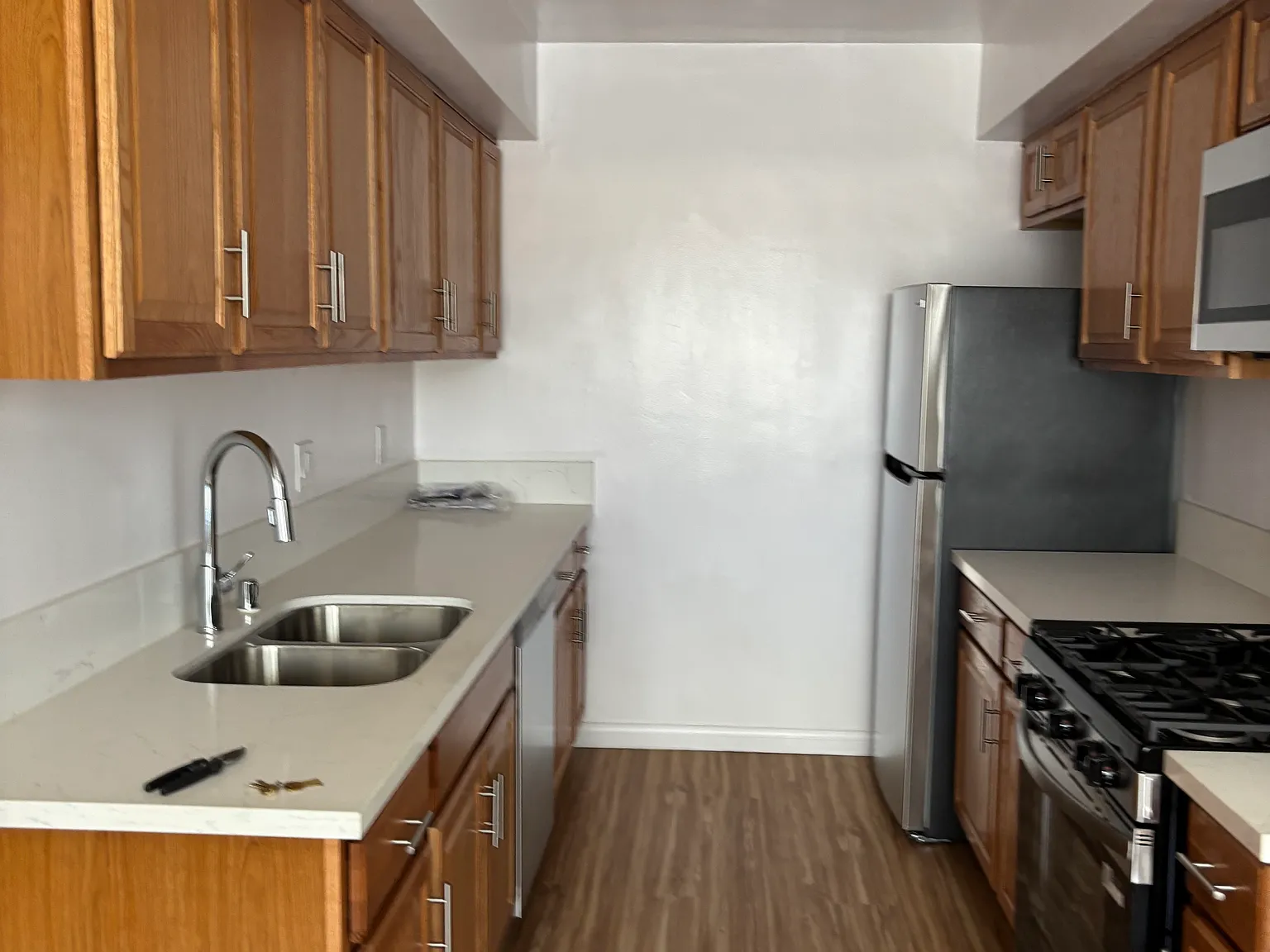 2 bed, 950 sqft, $3,795 — Photo 2